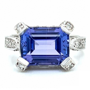 Tanzanite, diamond and 18-karat white gold ring, courtesy Jewelry World (@jewelryworldofficial).